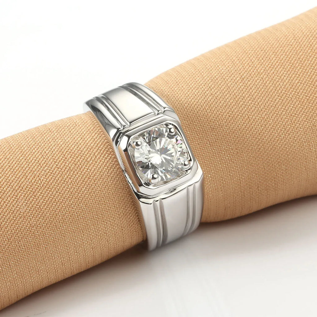 Sterling silver gold-plated ring with moissanite inlay, circular design, sizes 16 to 26