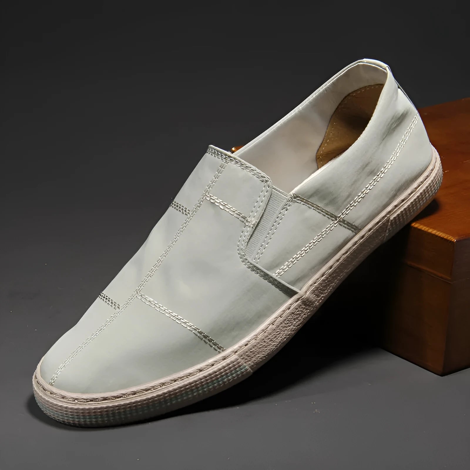 Men's slip-on canvas shoes in multiple colours with vulcanised rubber sole and mesh lining