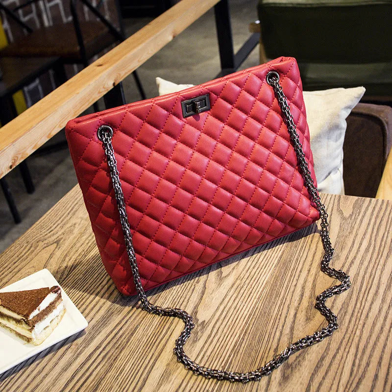 Women's rhombic chain shoulder bag with cotton lining in black or gules, shoulder slung handbag
