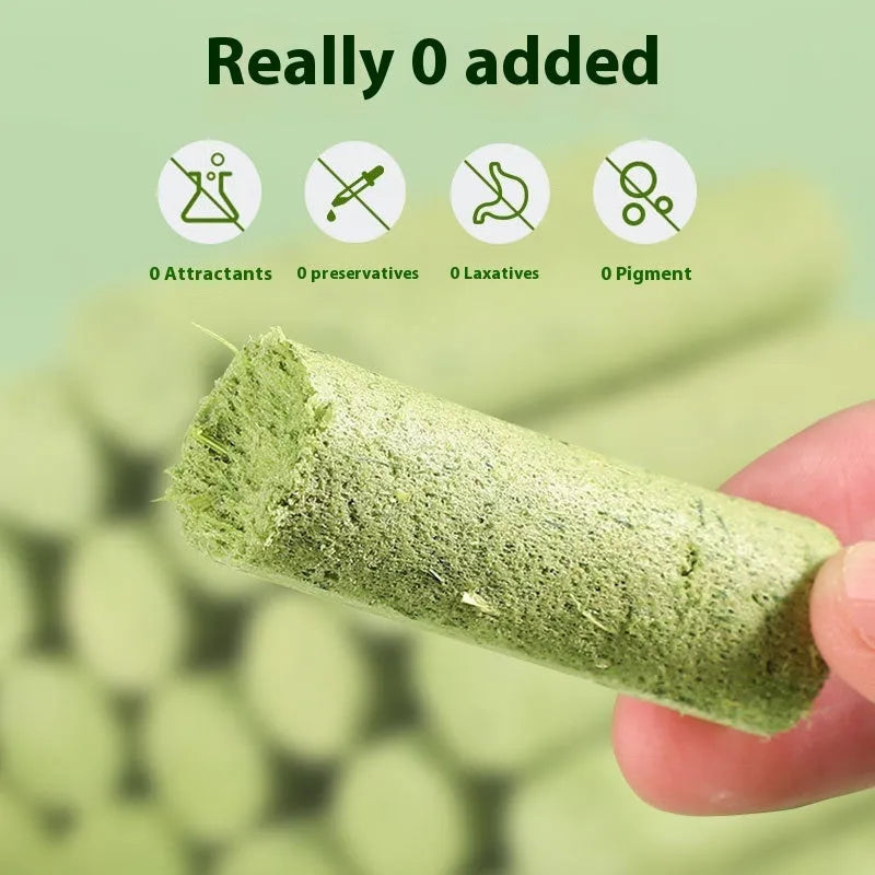 Freeze-dried cat grass stick treats with chicken and salmon, 35g pack of 6 sticks for cats