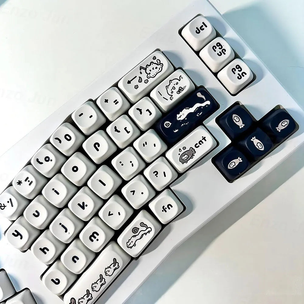 Black and white cat keycap set in MOA height with flat chest profile, made from ABS plastic for mechanical keyboards.