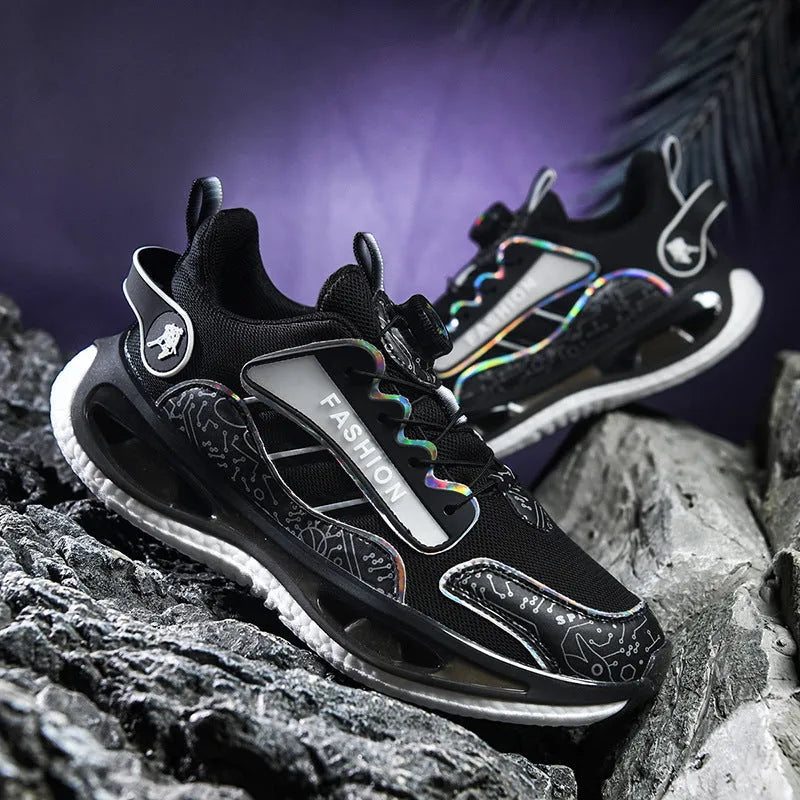 Men's low-top mesh sports shoes in black with an elastic band closure and a textured TPU sole.