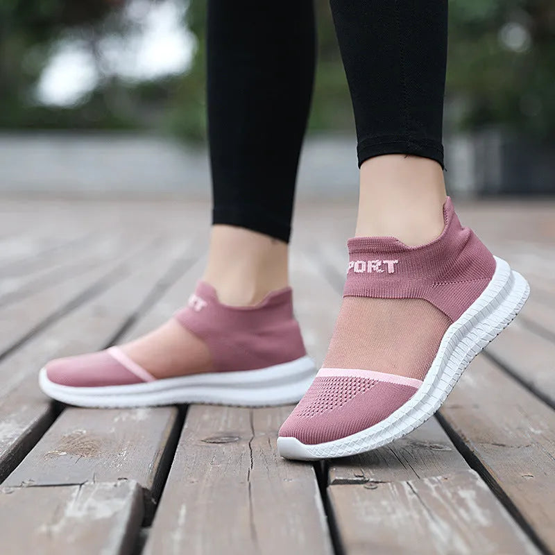 Low-top Flyknit casual sock shoes in khaki colour with lace closure and MD sole.