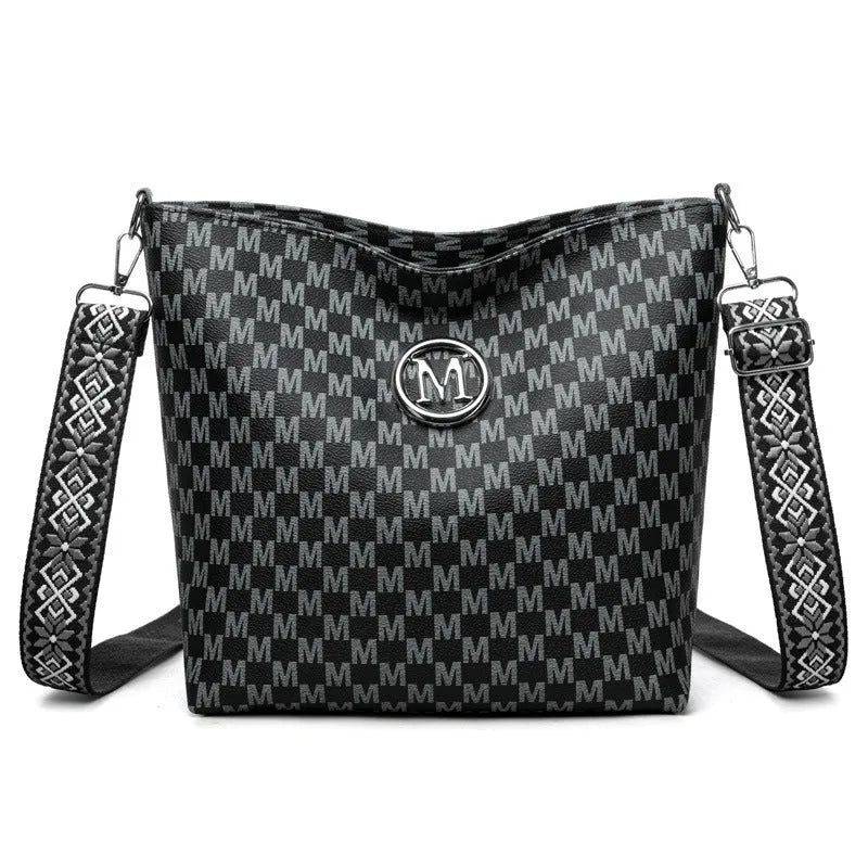 Retro dumpling-shaped fashion shoulder bag in PU material with zipper internal organisation