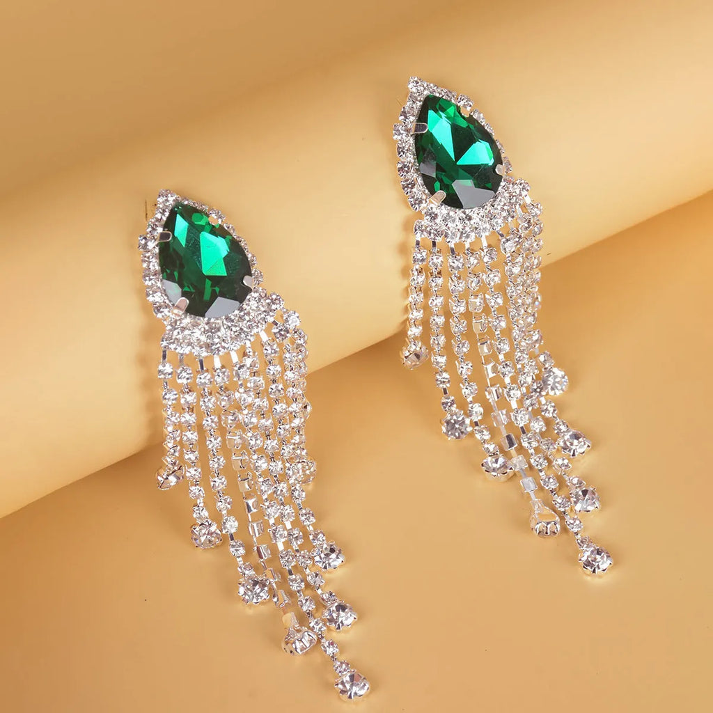 Drop-shaped rhinestone tassel earrings in silver with diamond treatment, 10cm length