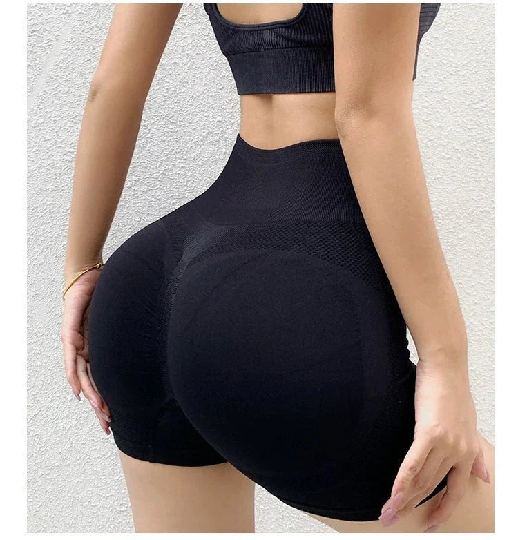 Butt-lifting seamless yoga shorts for women in various colors and sizes, featuring a unique design for a flattering, confidence-boosting fit.