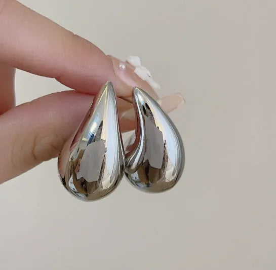 Pair of French drop earrings for women with teardrop and oval shapes in gold or silver electroplated finish