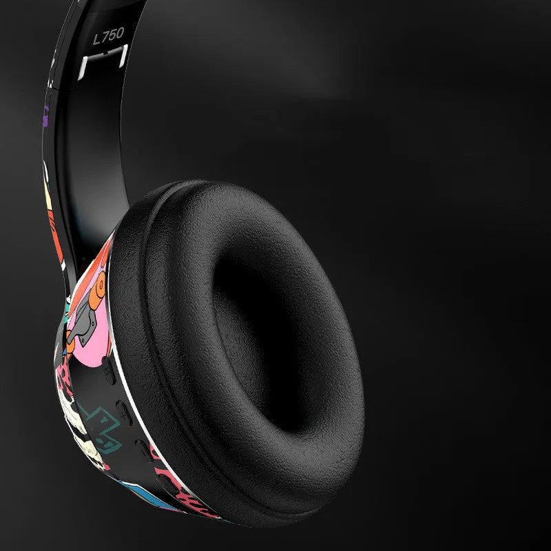 Black wireless Bluetooth headphones with on-ear design for sports and gaming