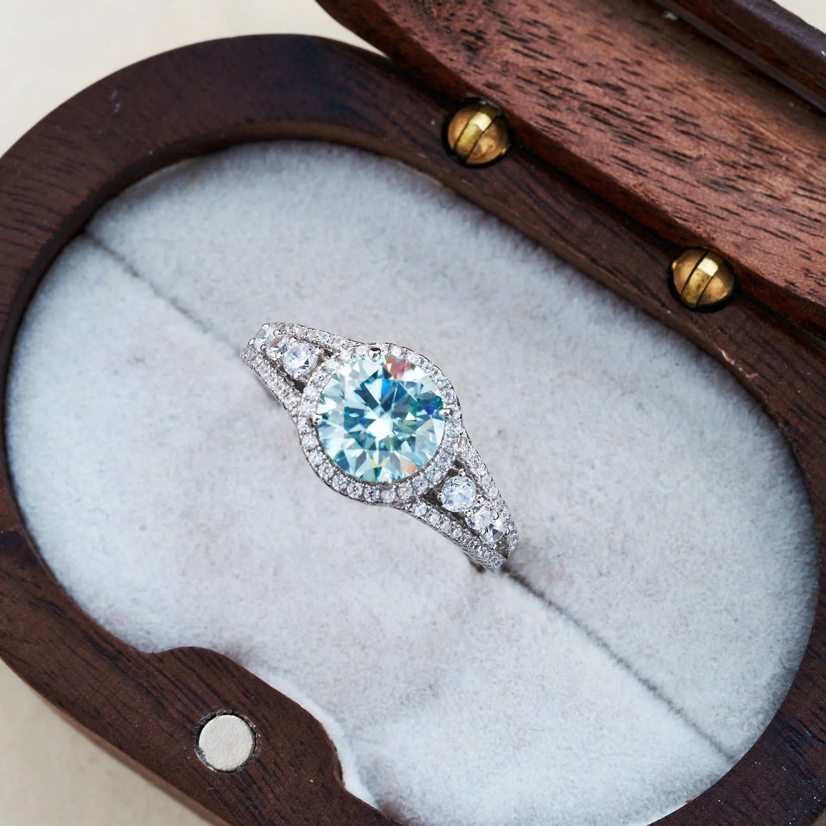 S925 sterling silver men's moissanite ring with 6mm round stone and inlaid gem setting