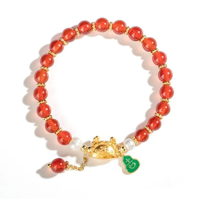 Handcrafted natural agate bracelet with 8mm diamond-shaped beads in one of five colour options.