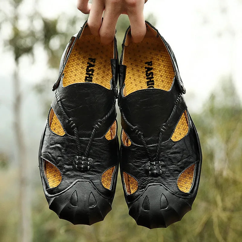 Men's casual sandals in black, brown, and khaki, sizes 38 to 46, with size conversion chart