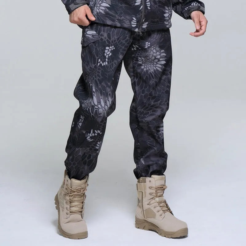 Men's fleece soft shell outdoor pants in black – breathable, windproof, and wear-resistant for hiking and climbing