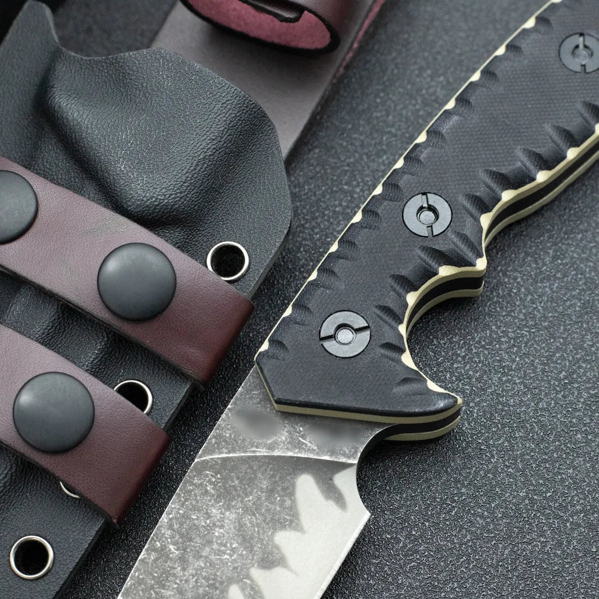 Black PR11 portable camping knife with 100mm blade and 88mm handle
