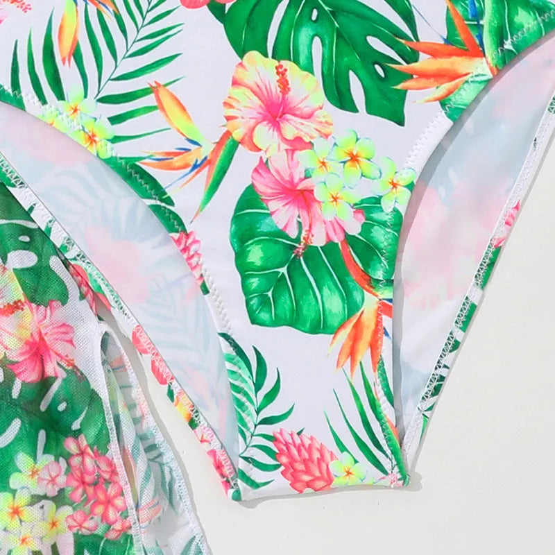 Girls' floral two-piece swimsuit in polyester fabric for swimming