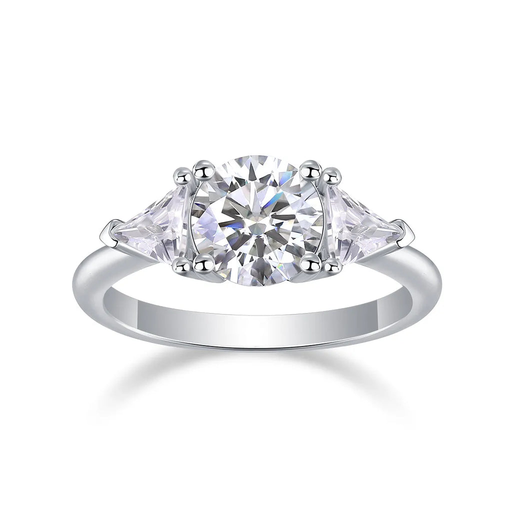 Ocean Diamond 2-carat moissanite wedding ring set in gold-plated S925 silver on a white background
