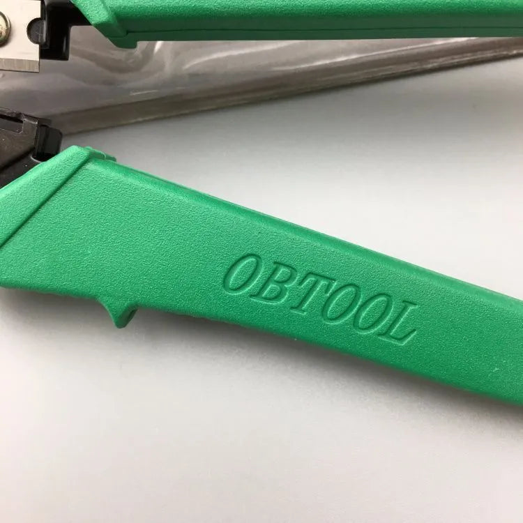 Green dual-purpose network cable pliers with tool steel body, plastic handle, 200 mm² crimping capacity, 100 mm clamp handle.