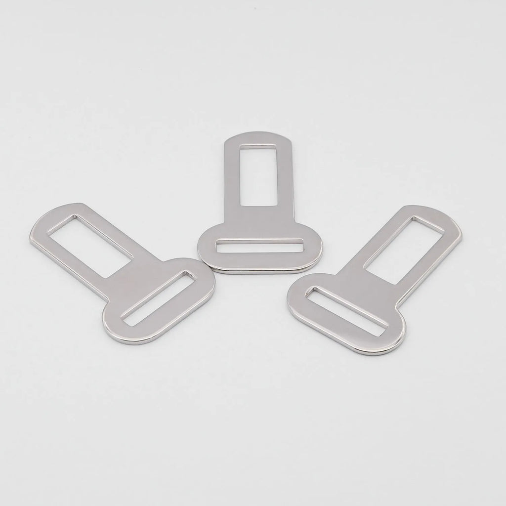 26mm silvery stainless steel quick-release pet safety buckle for leads and harnesses.