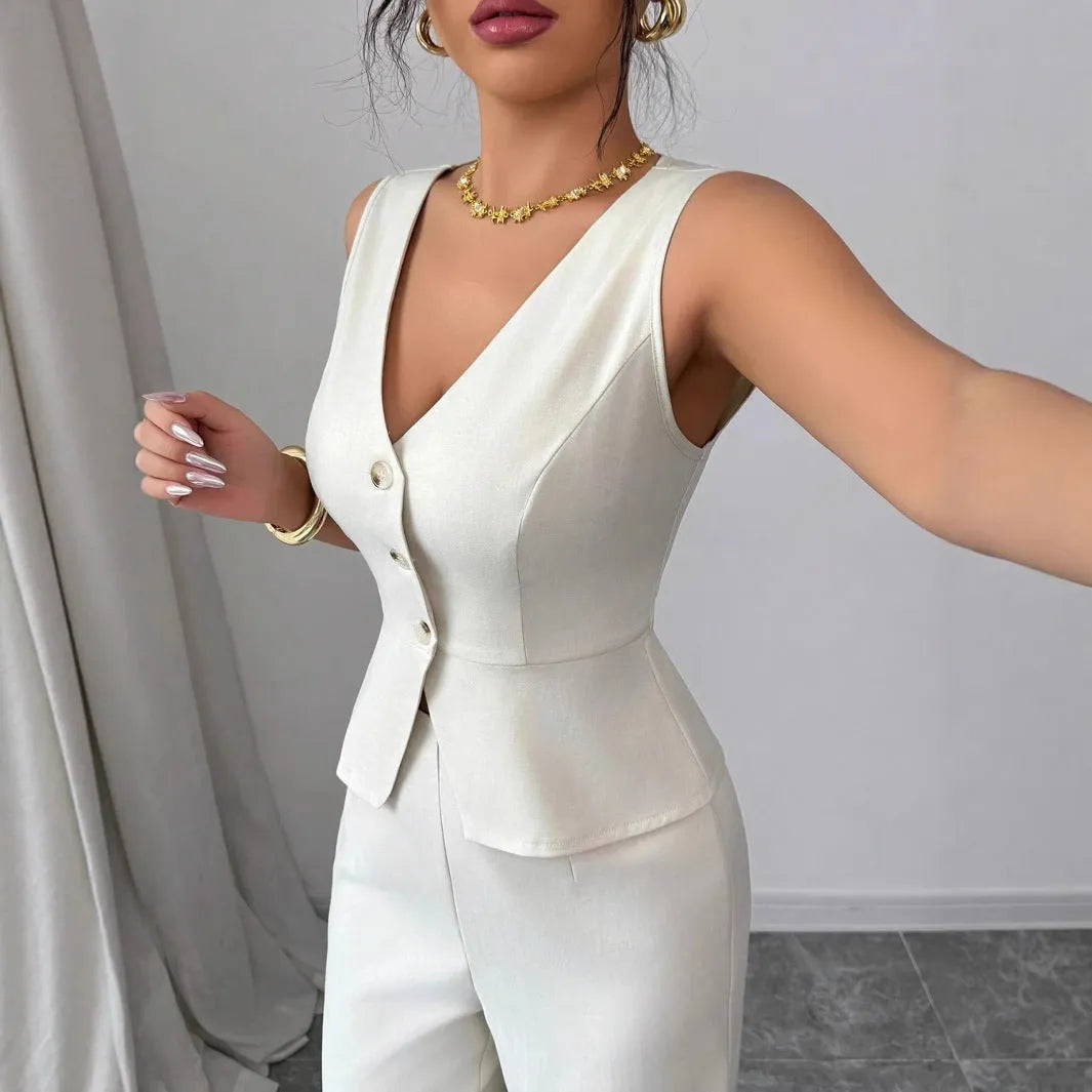 Women's sleeveless vest and high-waist trousers two-piece set in solid colour on mannequin