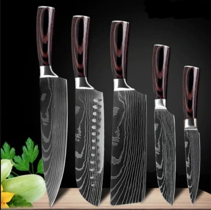 7Cr17 stainless steel kitchen knife with Damascus patterned 18 cm blade and coloured wood handle