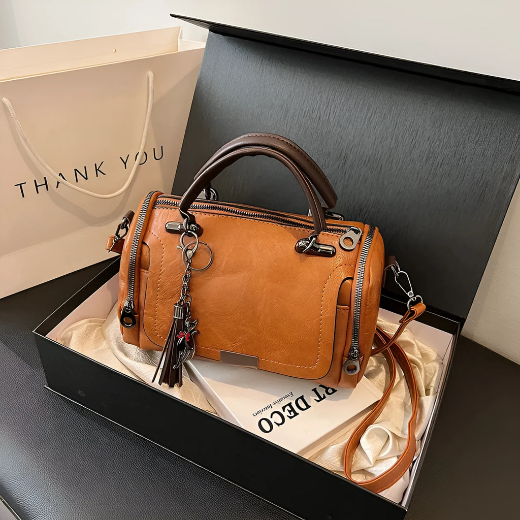 Large capacity women's PU handbag in brown with 26x13x17cm dimensions