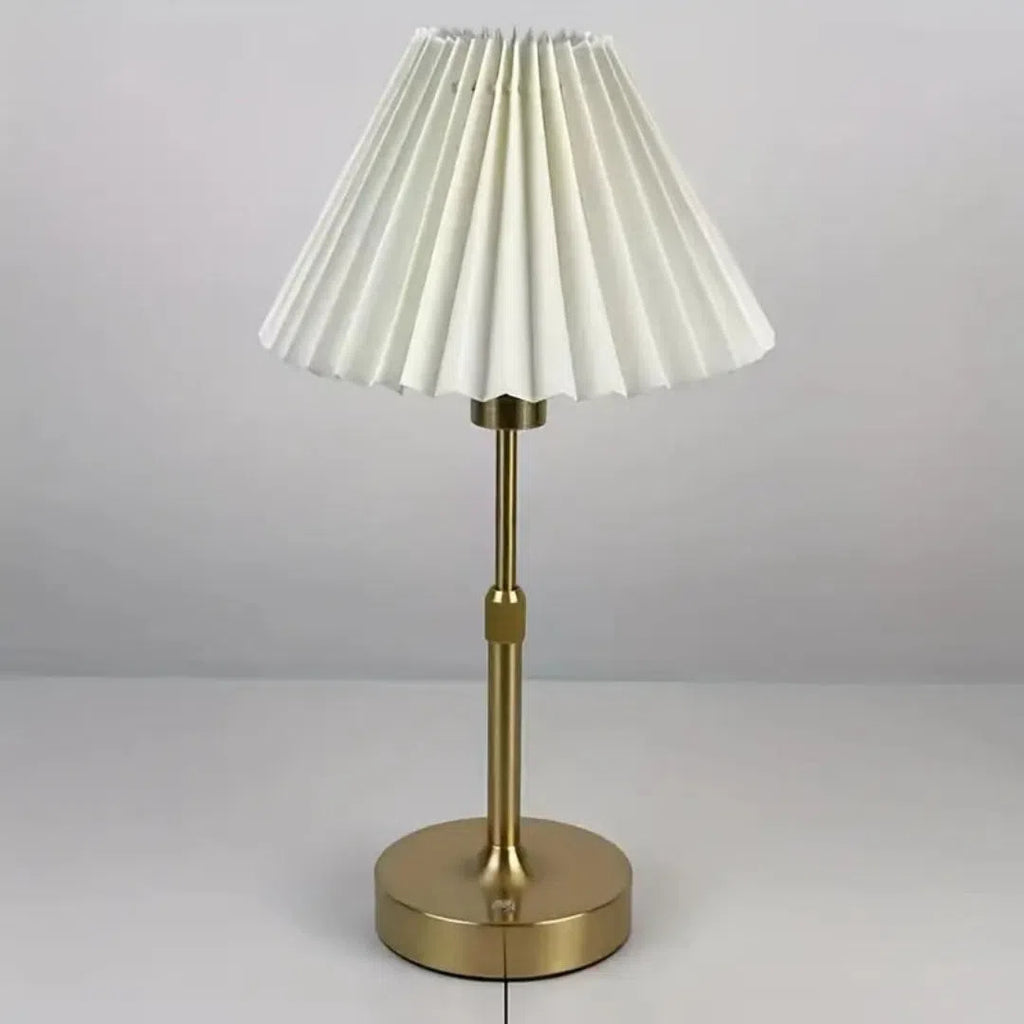 Retro French fabric metal table lamp with D-type telescopic design, warm light, 2000mAh or 5000mAh charging model.