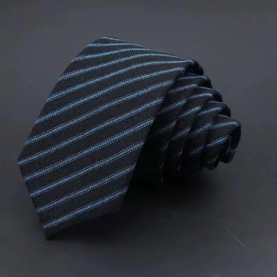 Thickened sanded fabric hand hit arrow-shaped bow tie for men in polyester yarn, black background with white line clapping device pattern