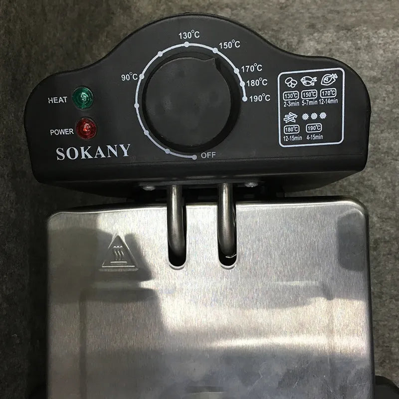 Silver 3 litre electric fryer with Teflon non-stick coating and 2000W