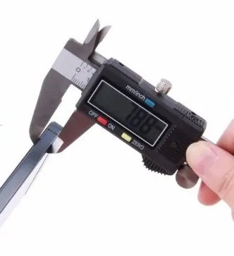 Silver stainless steel digital vernier caliper 0-150mm with large LCD, IP54 waterproof and oil proof body