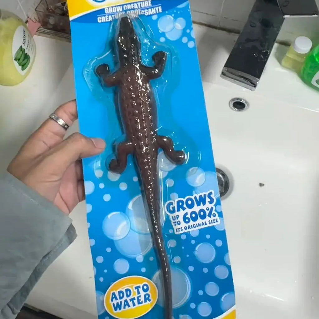 Big crocodile plastic novelty toy that expands when soaked, single piece water play item