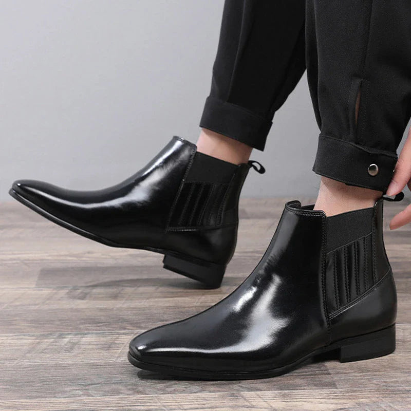 Stylish Pointed-Toe Chelsea Boots for Men - British-Inspired Fashion