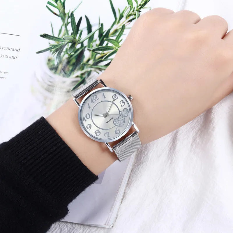 Heart-shaped ladies watch with gold alloy mesh belt, glass mirror, 4cm dial, and 22cm strap