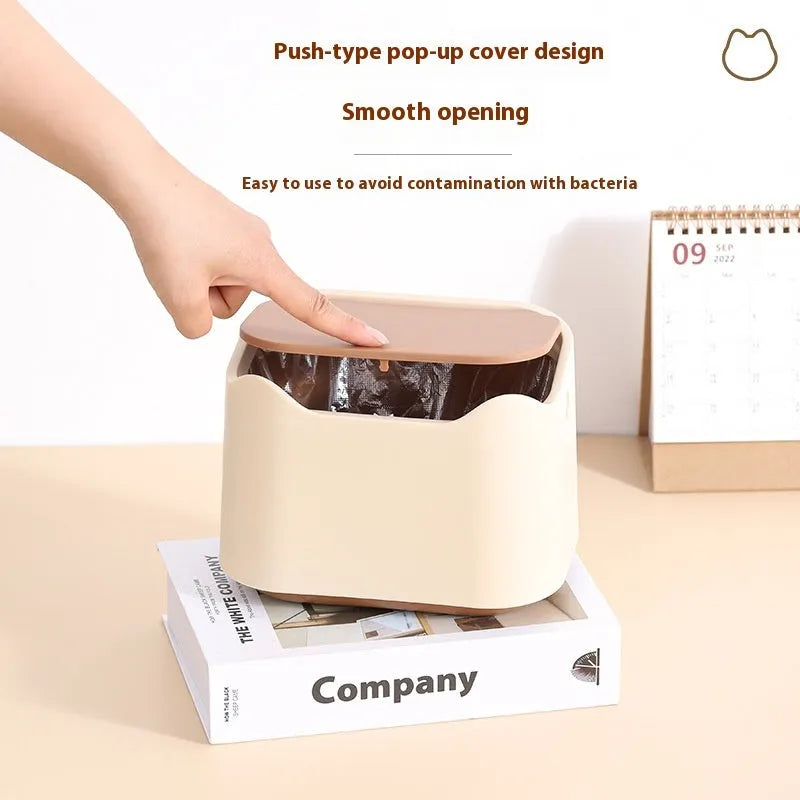 Fully enclosed cat litter bucket in PP plastic with deodorising garbage bags, 1.7L capacity, khaki colour