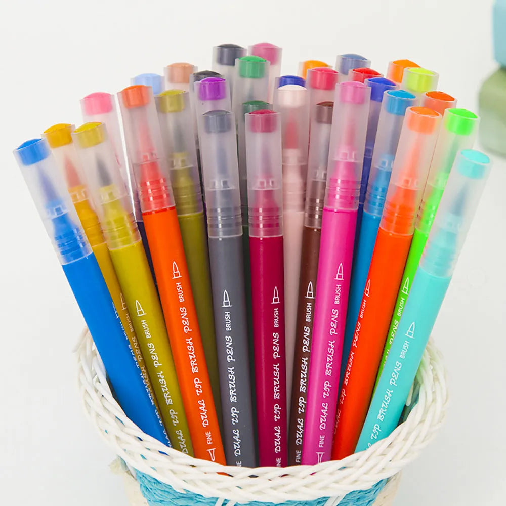 48 double-ended watercolour pens with hook line and soft tips in a PP storage box.