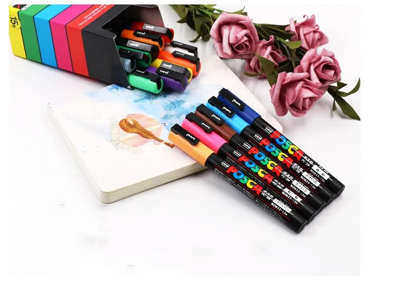 Doodle acrylic marker set with plastic case and 0.9mm nib in multiple colour configurations