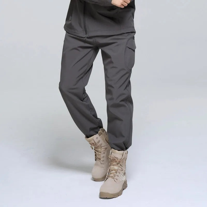 Men's fleece soft shell outdoor pants in black – breathable, windproof, and wear-resistant for hiking and climbing
