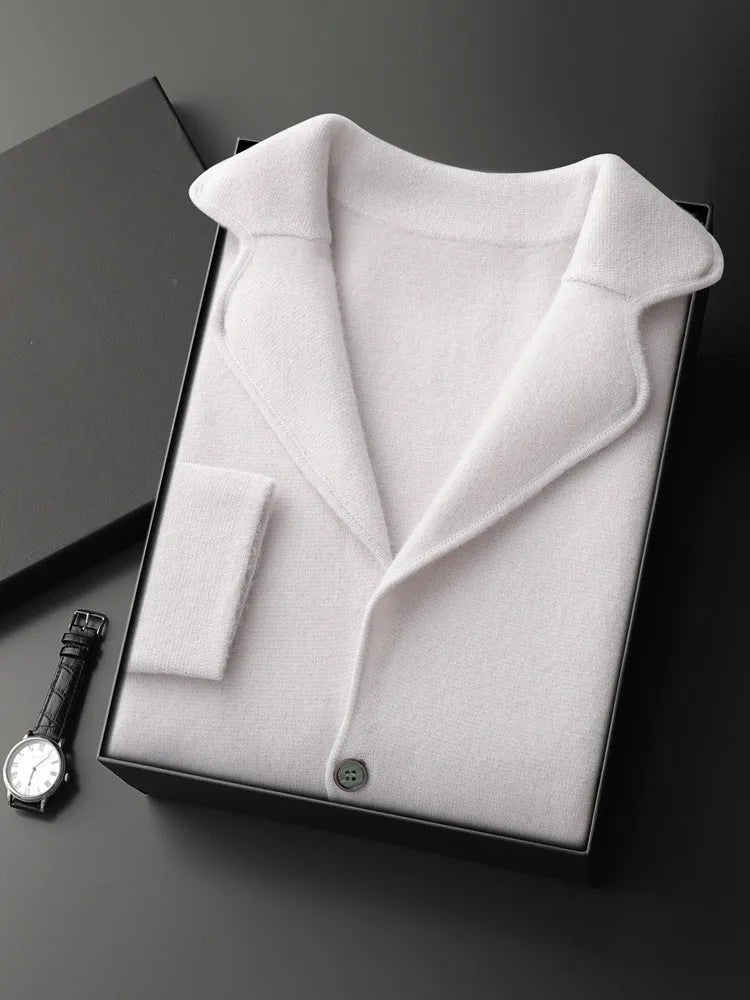 Man wearing a light gray loose-fit cashmere cardigan jacket with a thickened knit.