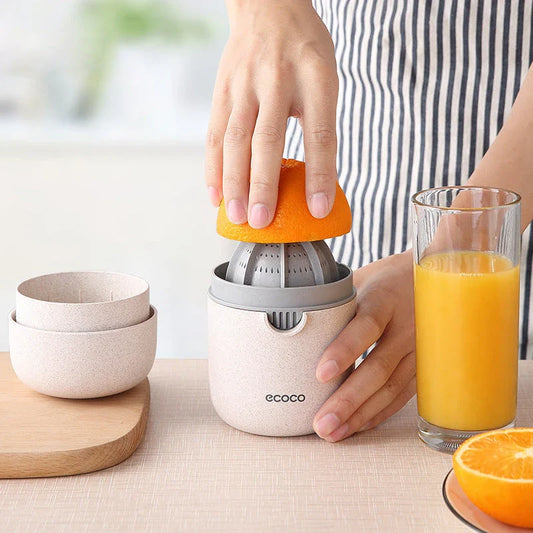 Versatile manual juicer made from wheat straw and plastic, capable of extracting fresh juice from a variety of citrus fruits