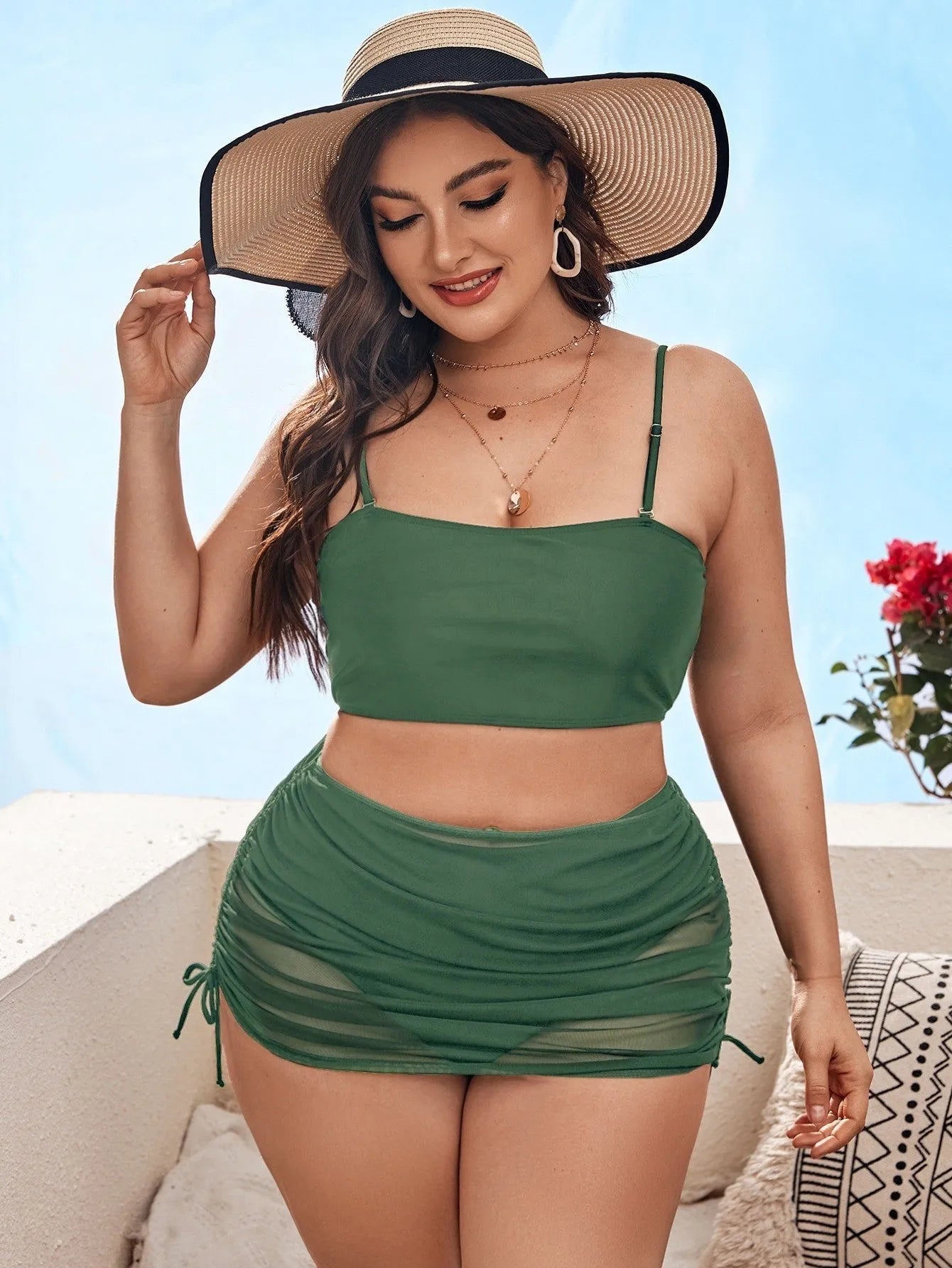 Women's solid colour mesh bikini three-piece set with top, underwear, and apron
