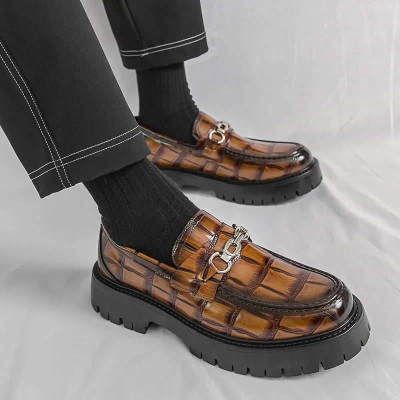 Men's crocodile-pattern leather loafers in British style with flat heel platform