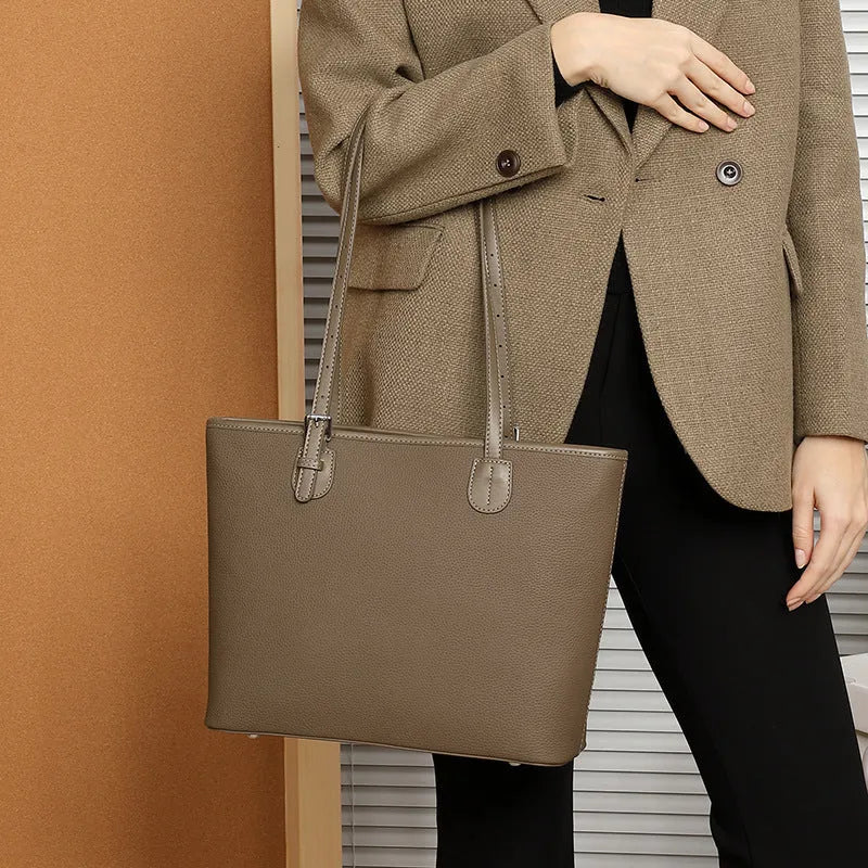 Genuine leather women's tote bag in European retro style with multiple internal compartments