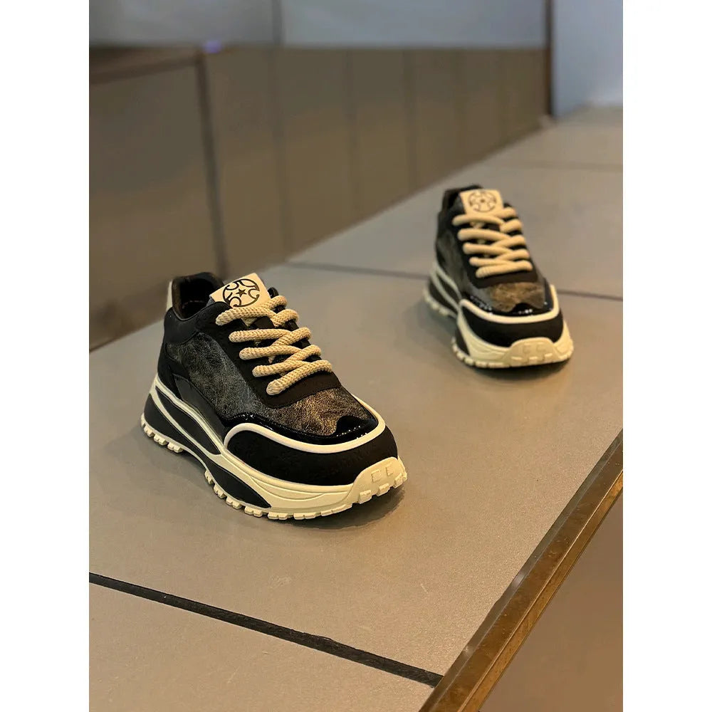 Men's black retro daddy shoes with thick rubber sole and synthetic leather lace-up design.