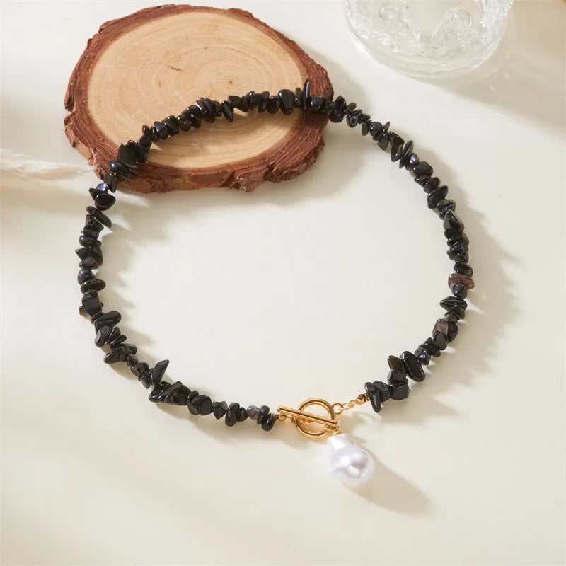 Hand-knit black natural gravel necklace with imitation pearl heart pendant on 31-40cm pearl chain for women
