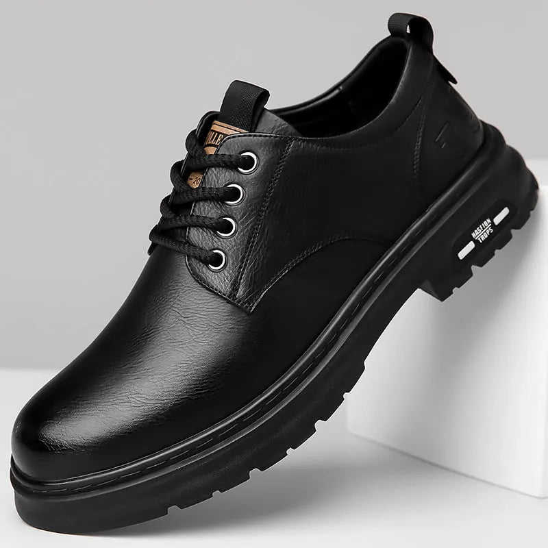 Retro men's casual leather-style shoes in black with round toe and visible stitching