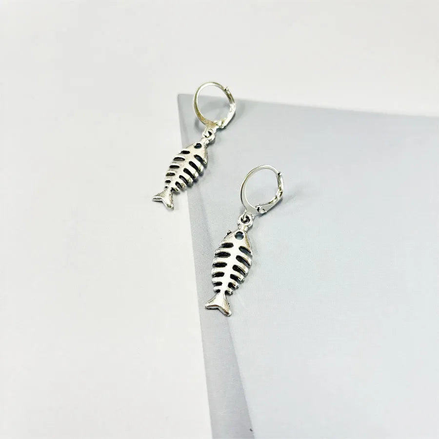 Fishbone design pendant necklace and matching earrings set with adjustable chain