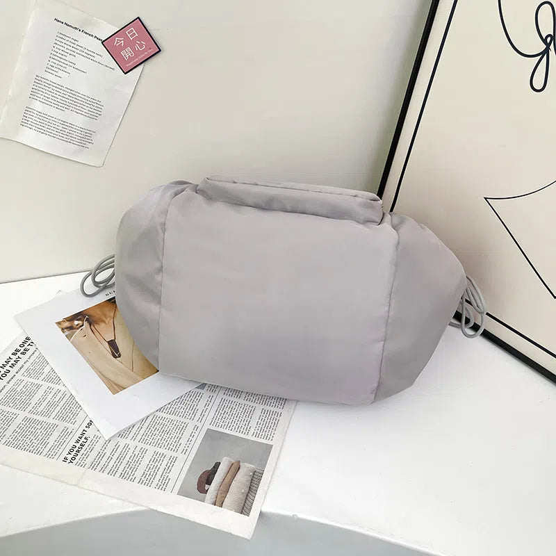 Nylon fabric mommy bag large capacity portable single shoulder tote for travel in black