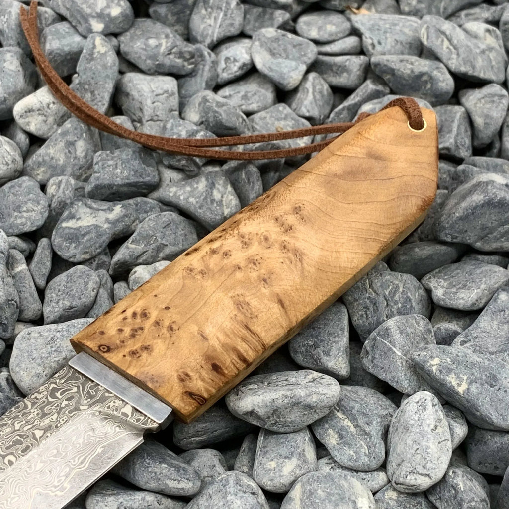 White shadow short knife with Damascus pattern VG10 steel blade and Thuja wood handle