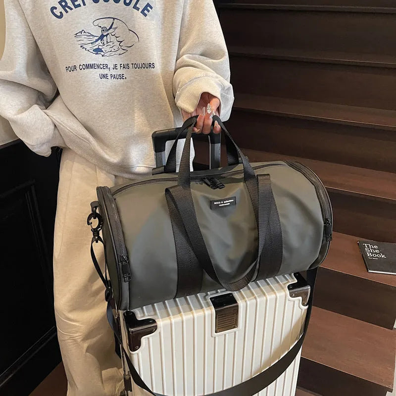 Unisex waterproof Oxford cloth sports handbag in black, dark gold, or dark grey for leisure travel