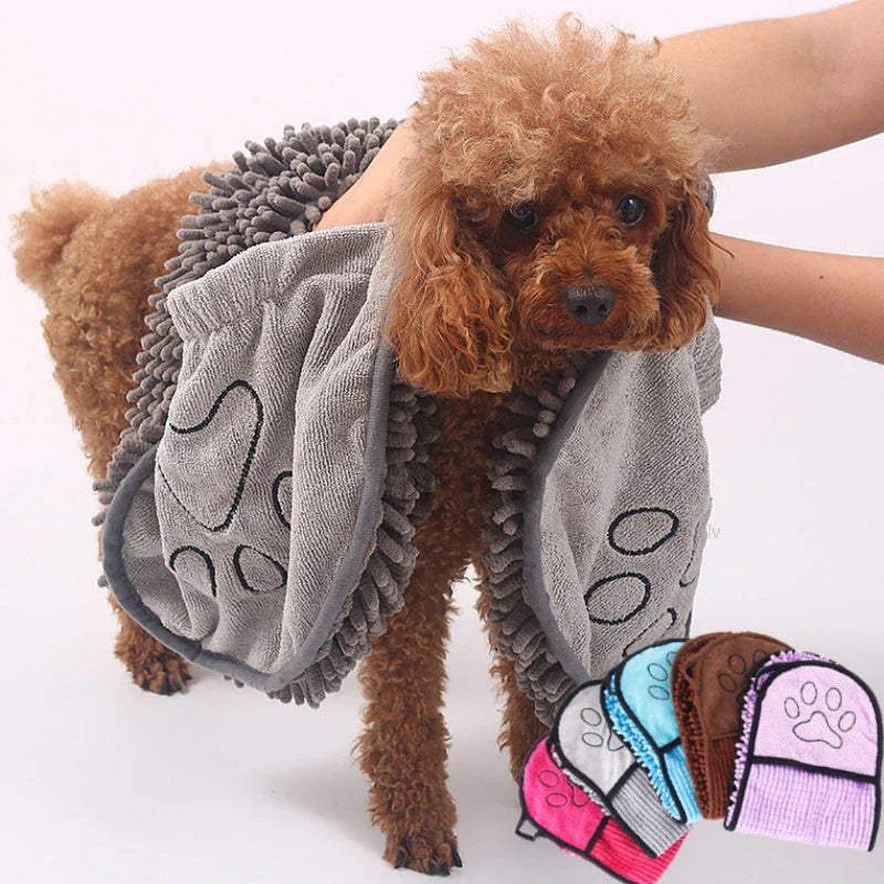 Ultra-absorbent microfiber pet towels in various colors, including blue, purple, grey, and rose red, with a unique double-pocket design for convenient drying and cleaning of dogs and cats