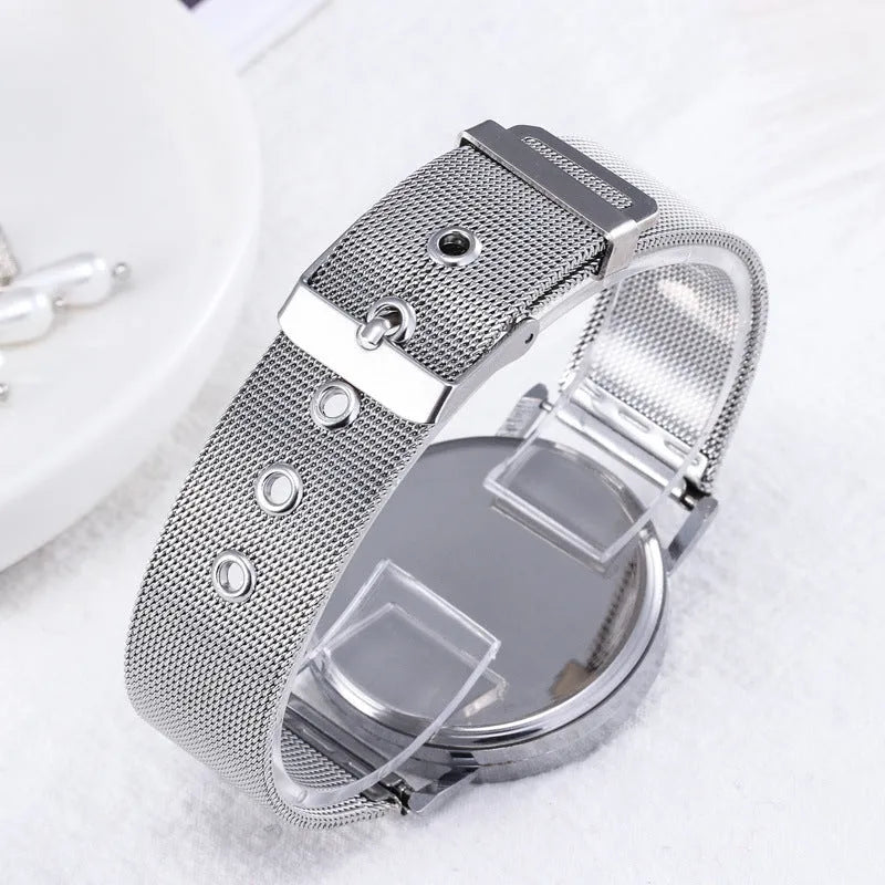 Heart-shaped ladies watch with gold alloy mesh belt, glass mirror, 4cm dial, and 22cm strap