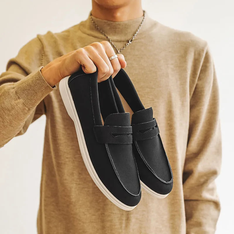 Men's suede leather casual shoes in British style with round toe and low flat heel